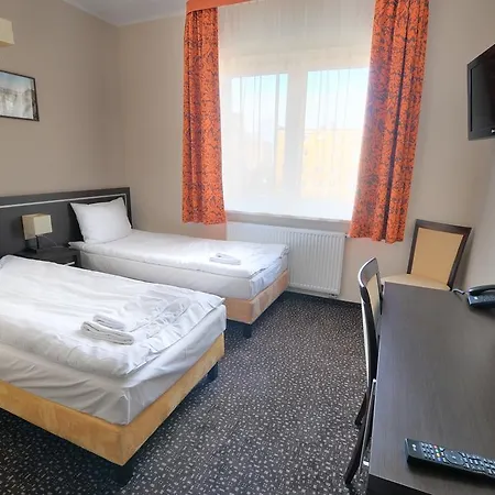 马尔特克斯酒店 Płońsk